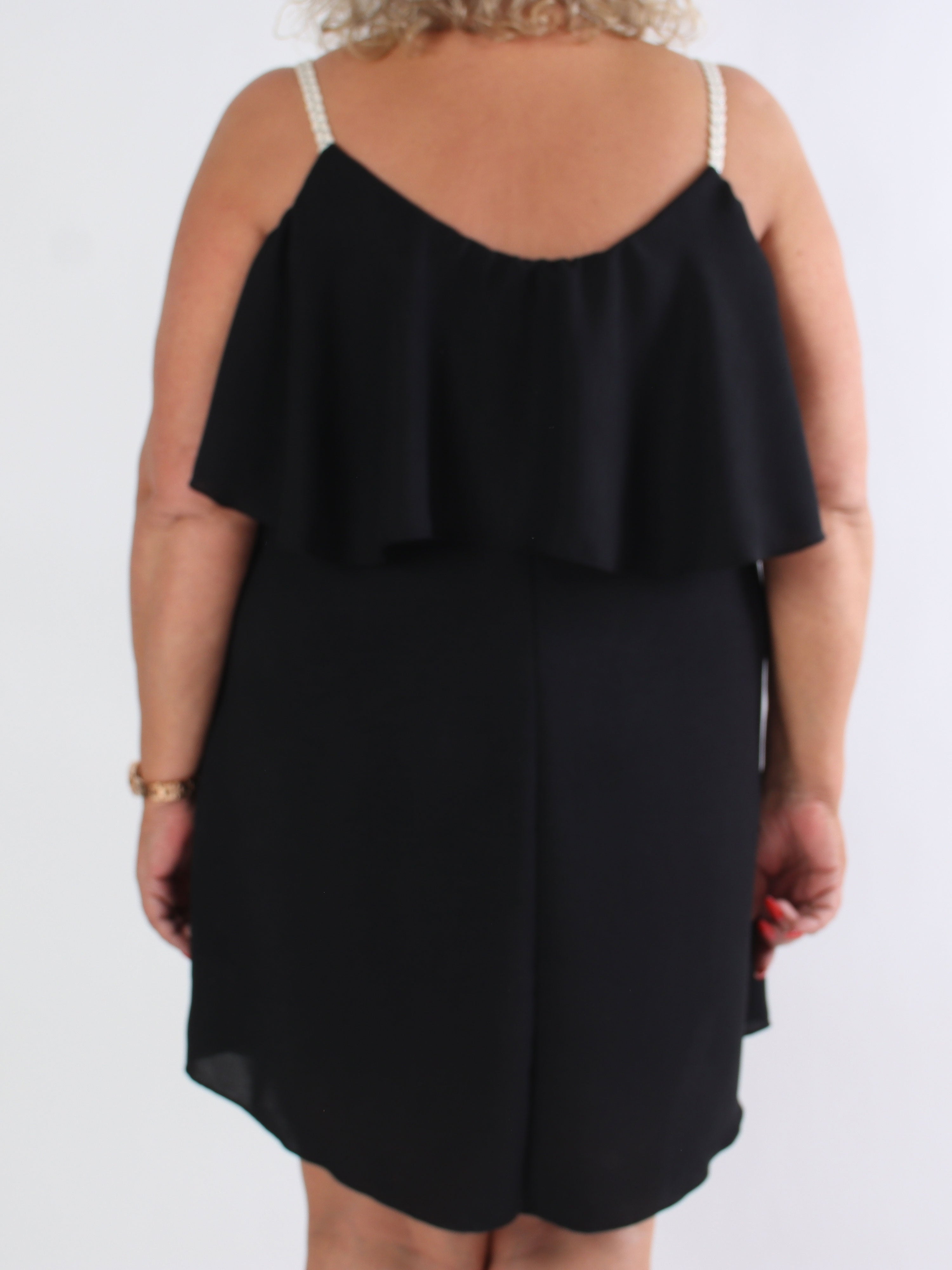 Blanca - Plus size flæsekjole med flettede stropper